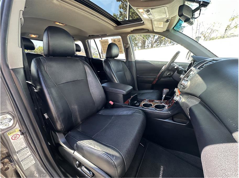 Used 2012 Toyota Highlander Limited image 4