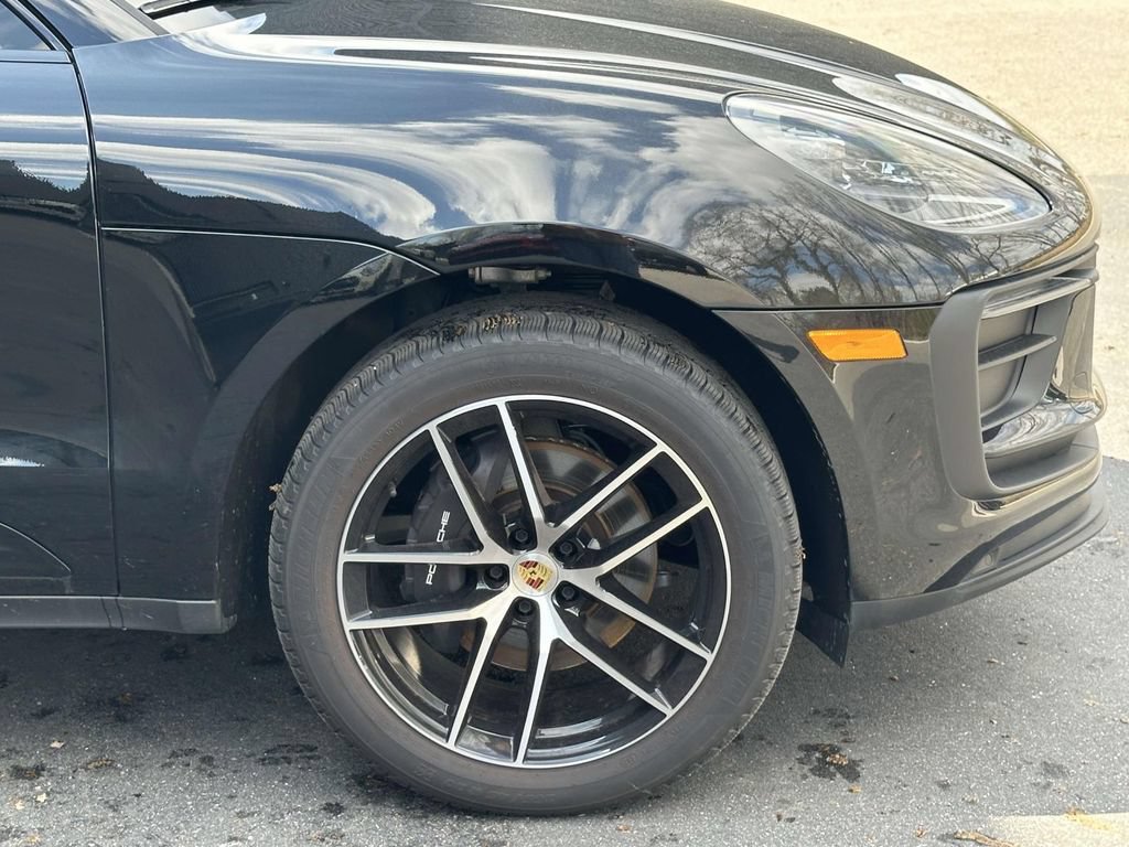 Used 2025 Porsche Macan AWD/4WD image 9
