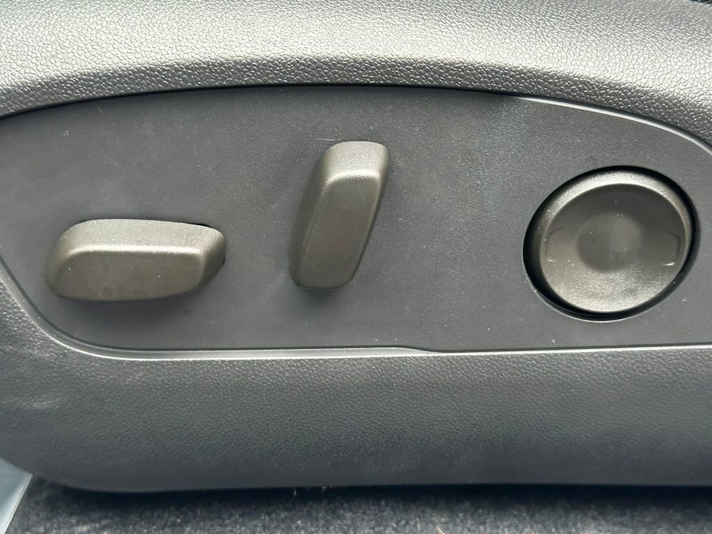 New 2026 Chevrolet Equinox EV LT image 21