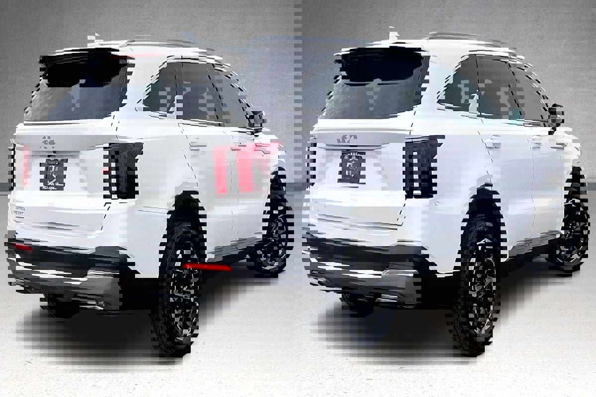Used 2024 Kia Sorento S image 34