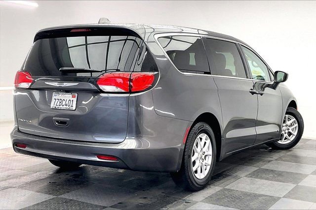 Used 2017 Chrysler Pacifica LX image 13