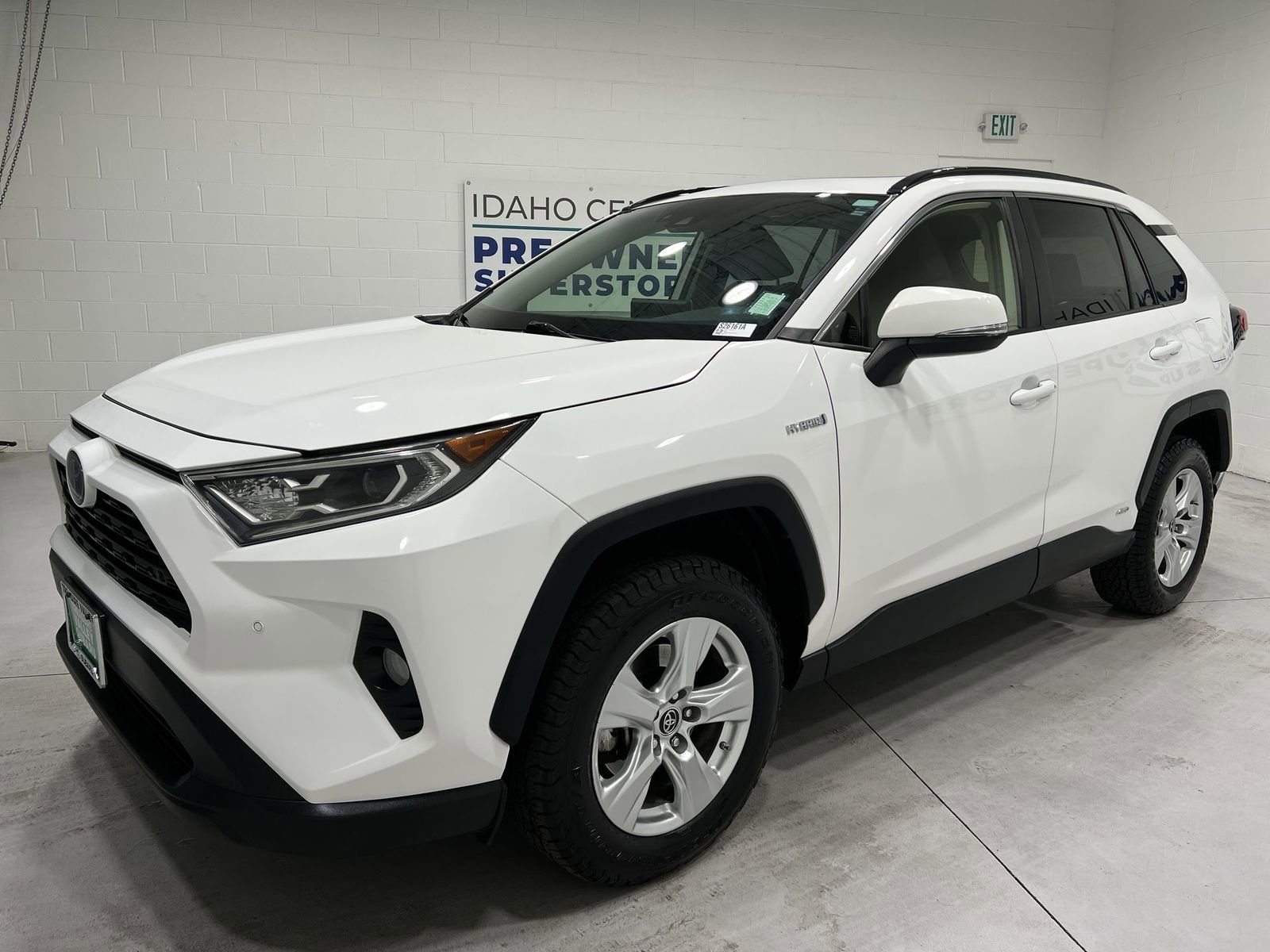 Used 2019 Toyota RAV4 XLE w/ Convenience Package image 4