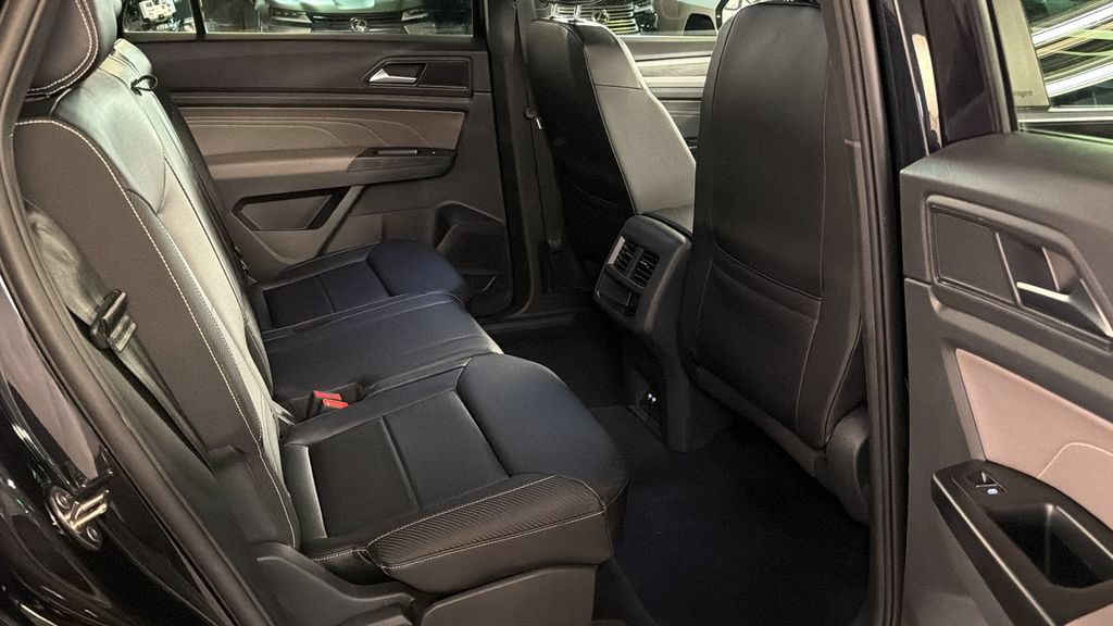 Used 2021 Volkswagen Atlas Cross Sport SE w/ Panoramic Sunroof Package AWD/4WD image 13