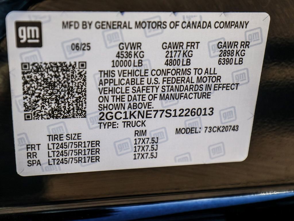 Used 2025 Chevrolet Silverado 2500 LT w/ Convenience Package image 39