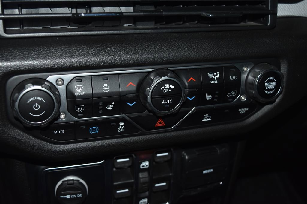 Used 2024 Jeep Wrangler Unlimited w/ Convenience Group image 12