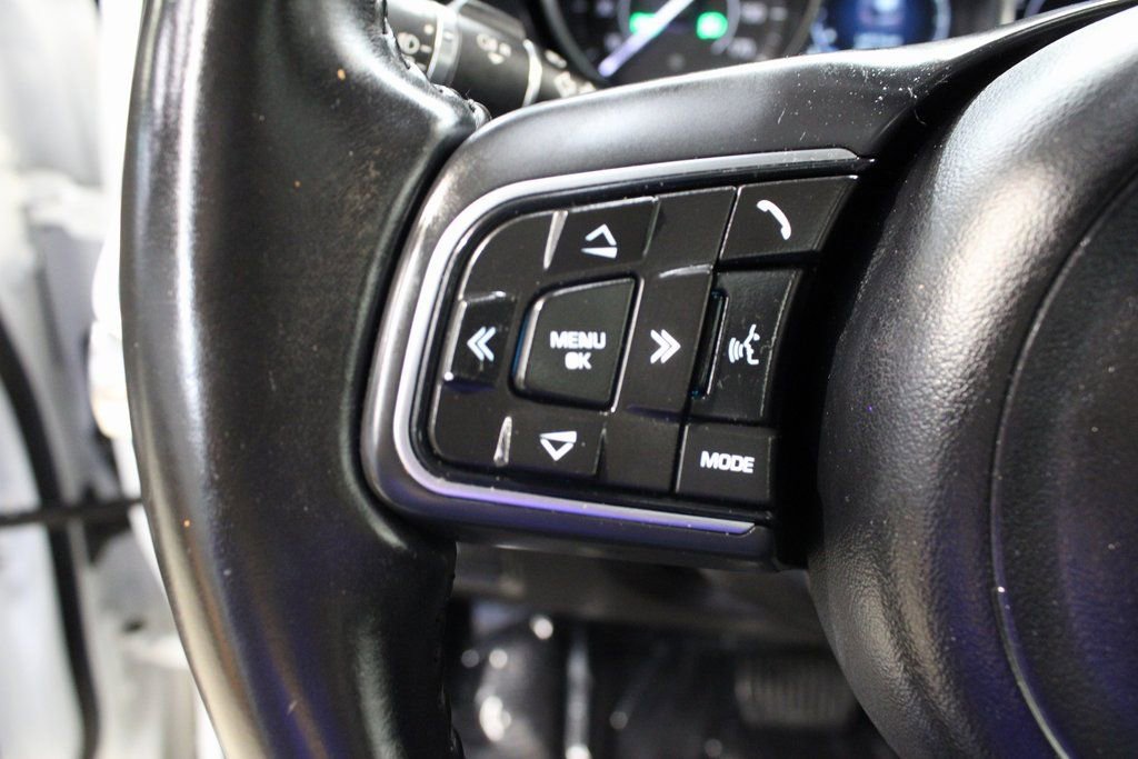 Used 2018 Jaguar E-PACE S image 28