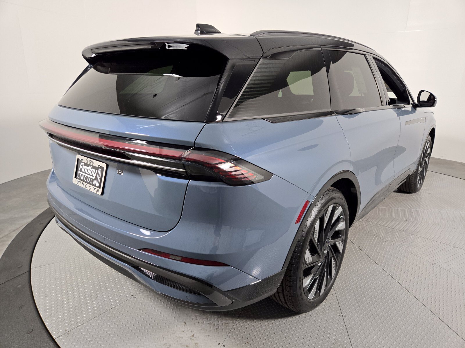 New 2026 Lincoln Nautilus Reserve w/ Jet Appearance Package AWD/4WD image 4