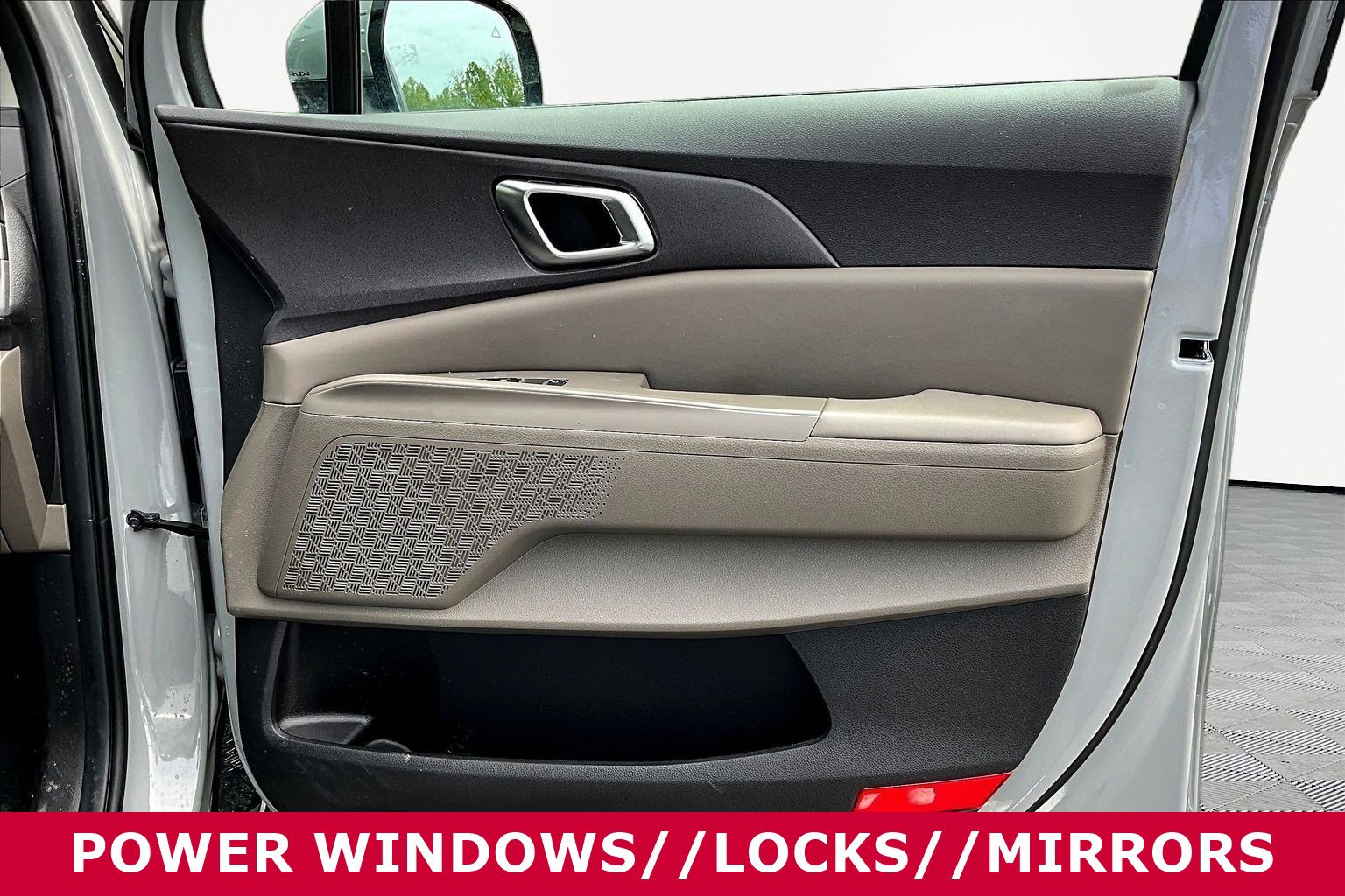 Certified 2025 Kia Carnival EX FWD image 25