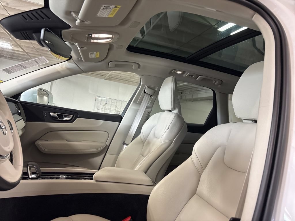 Used 2023 Volvo XC60 B5 Plus w/ Climate Package AWD/4WD image 27