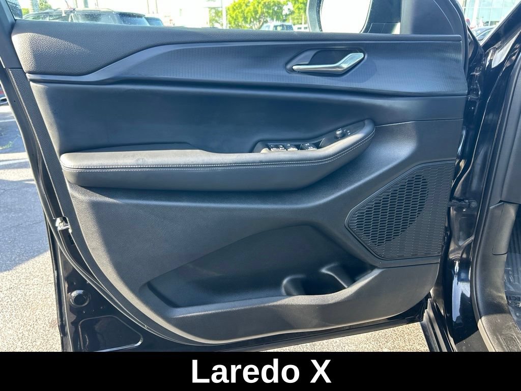 Used 2024 Jeep Grand Cherokee L Laredo AWD/4WD image 34