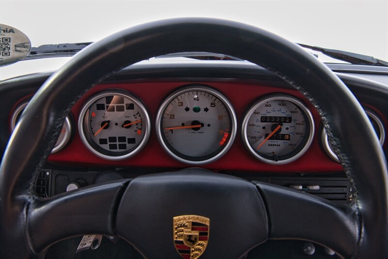 Used 1989 Porsche 911 Carrera RWD image 31