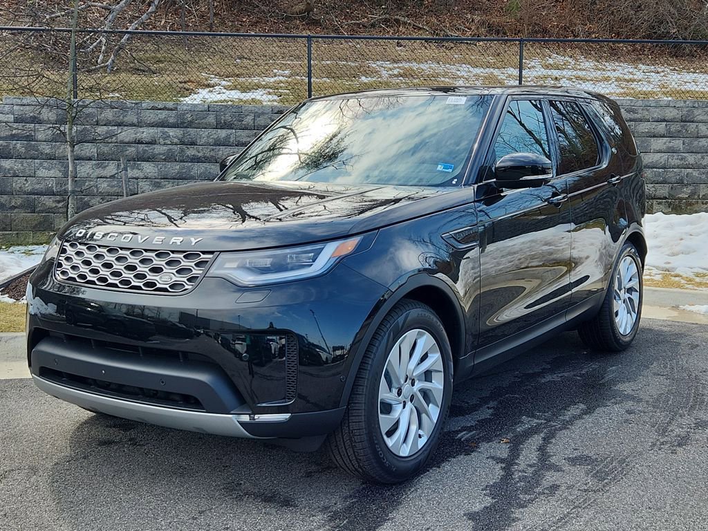 New 2026 Land Rover Discovery S image 1