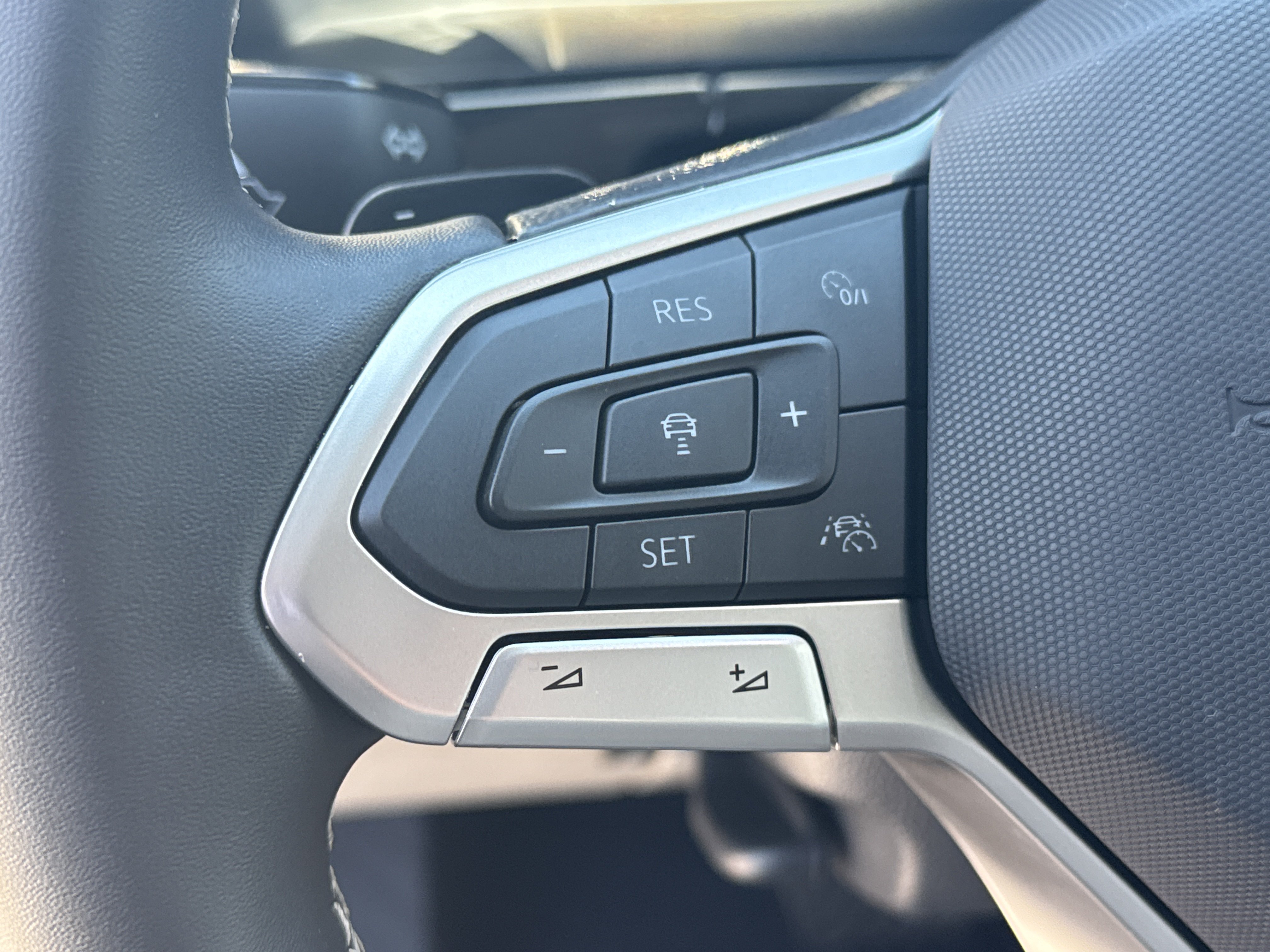 Used 2026 Volkswagen Atlas SE FWD image 18