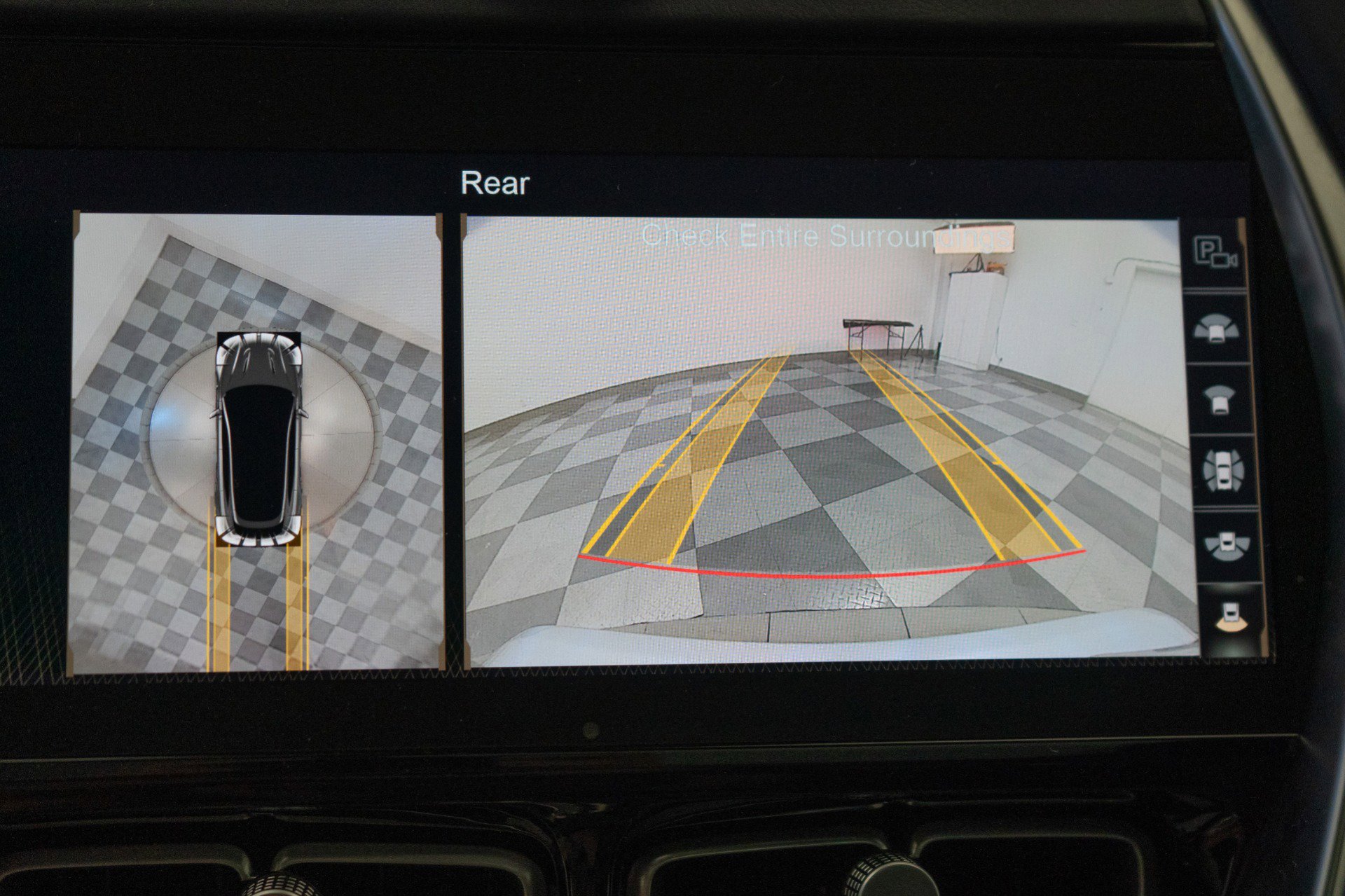 Used 2022 Aston Martin DBX image 32