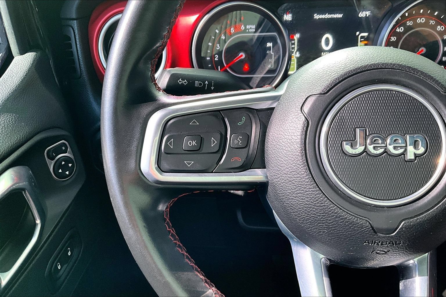 Used 2022 Jeep Gladiator Rubicon w/ LED Lighting Group AWD/4WD image 18