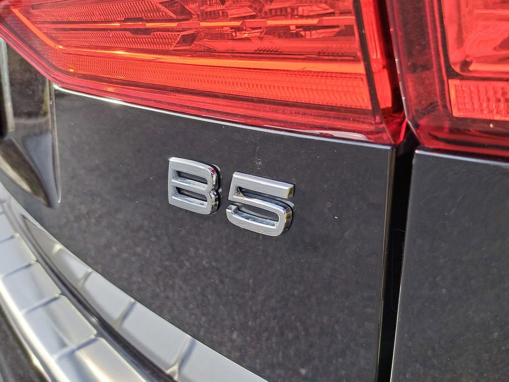 Used 2023 Volvo XC60 B5 Ultimate w/ Climate Package image 29