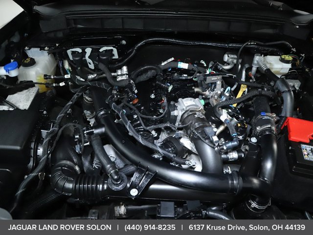 Used 2025 Ford Bronco Heritage Edition AWD/4WD image 36