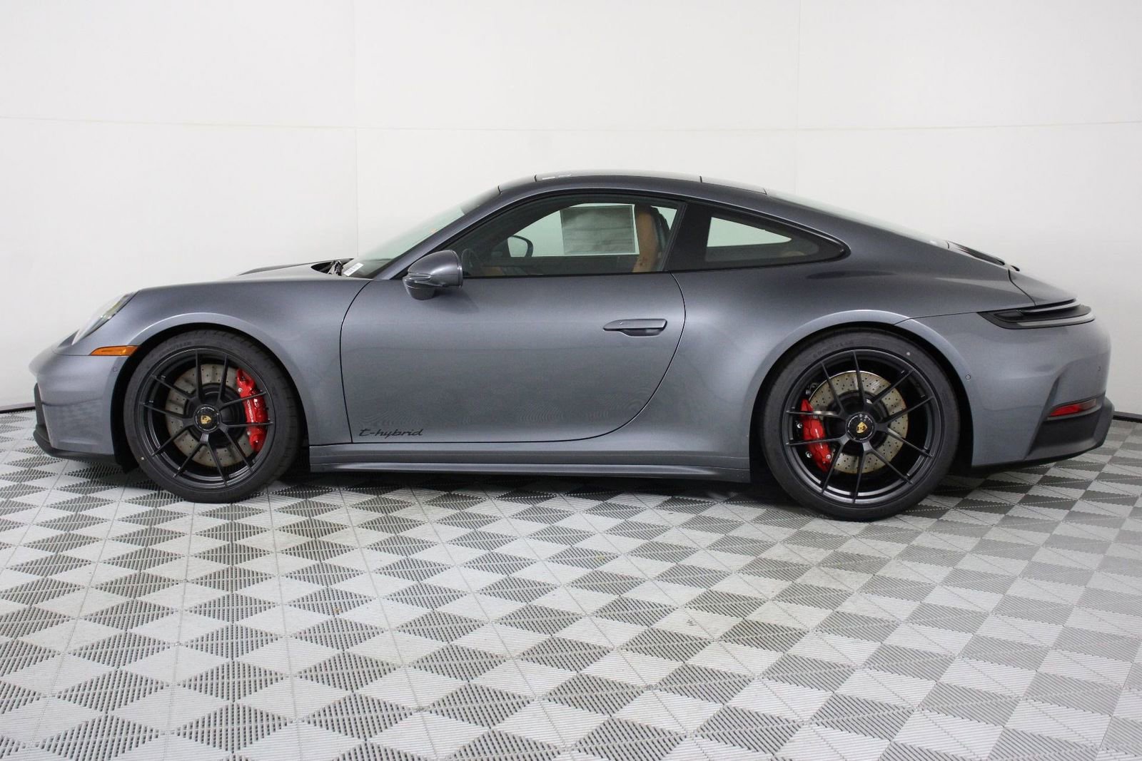 New 2026 Porsche 911 Carrera 4 GTS image 2
