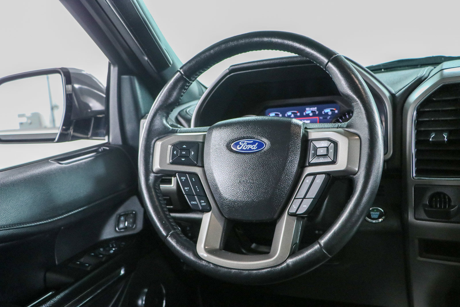 Used 2021 Ford Expedition XLT RWD image 13