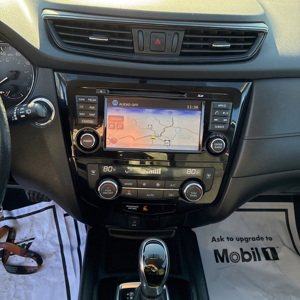 Used 2017 Nissan Rogue SV w/ SV Premium Package image 20