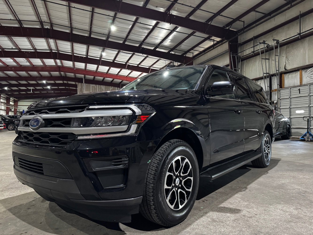 Used 2022 Ford Expedition Max XLT image 9