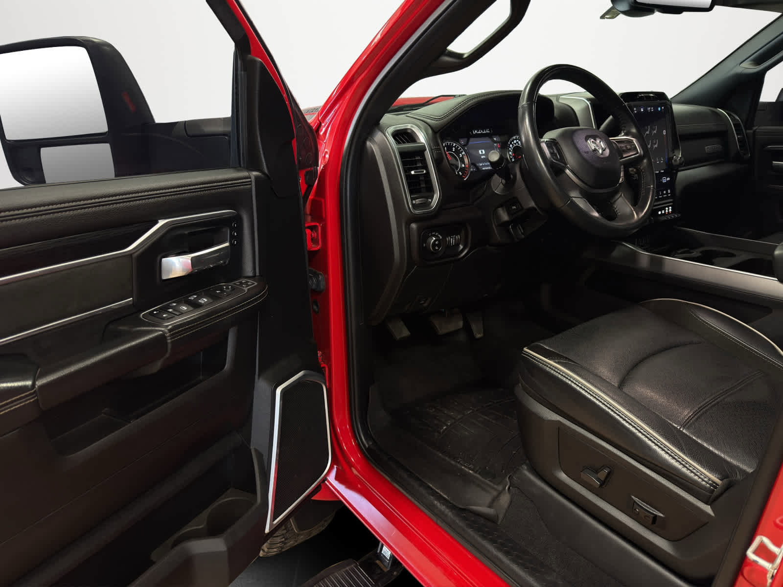 Used 2023 RAM 3500 Laramie w/ Night Edition image 14