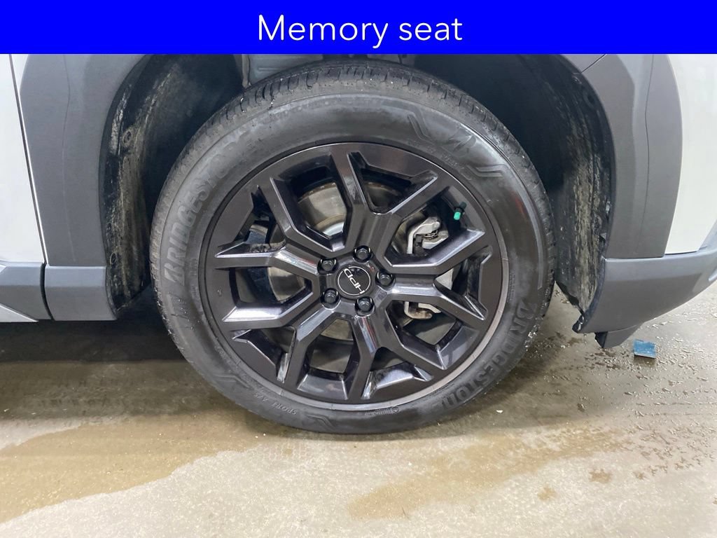 Used 2025 Honda Pilot Touring image 11