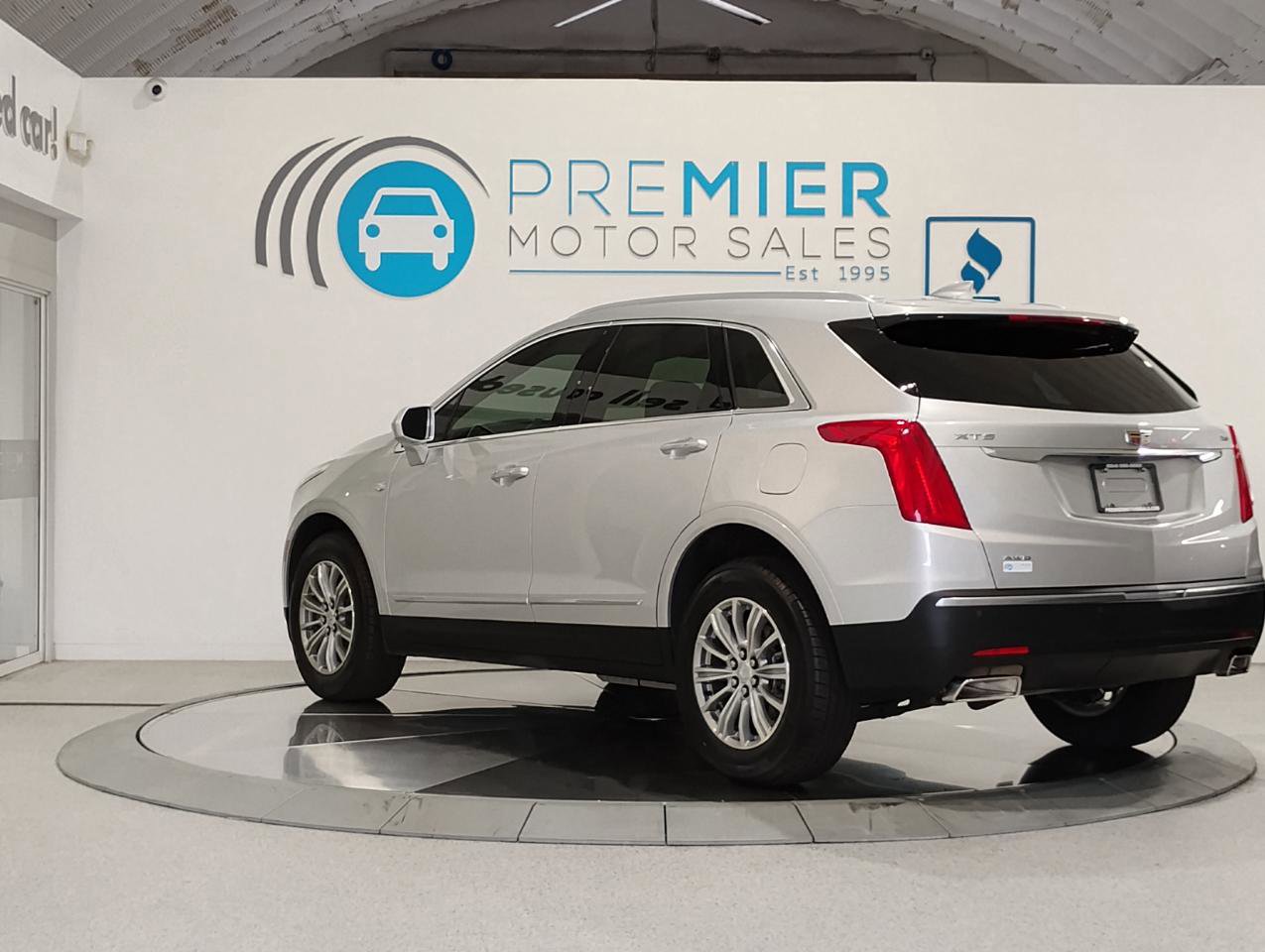 Used 2018 Cadillac XT5 Luxury w/ Driver Awareness Package image 4