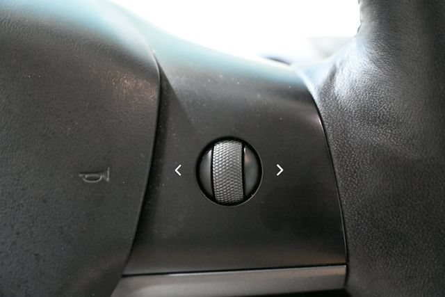 Used 2023 Tesla Model Y Long Range AWD/4WD image 35