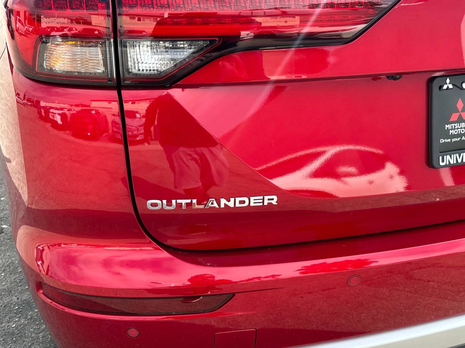 New 2025 Mitsubishi Outlander 4WD Plug-In Hybrid image 5