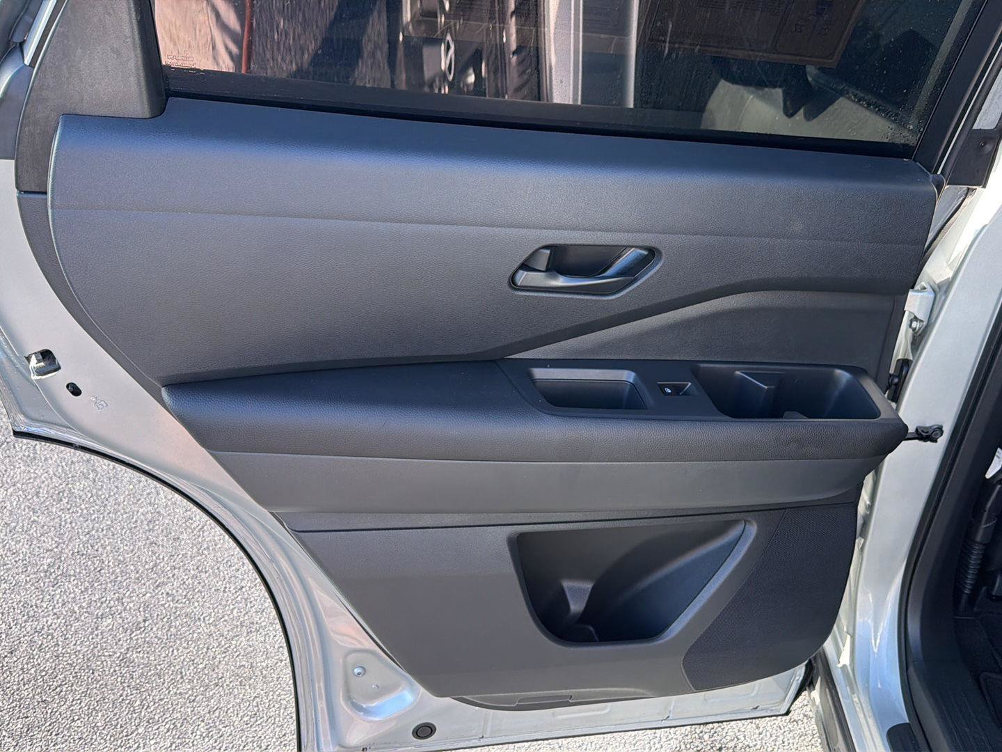 Used 2024 Nissan Pathfinder S AWD/4WD image 17