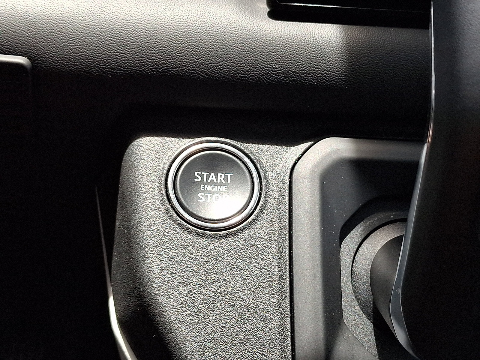Used 2025 Land Rover Defender 110 S AWD/4WD image 26