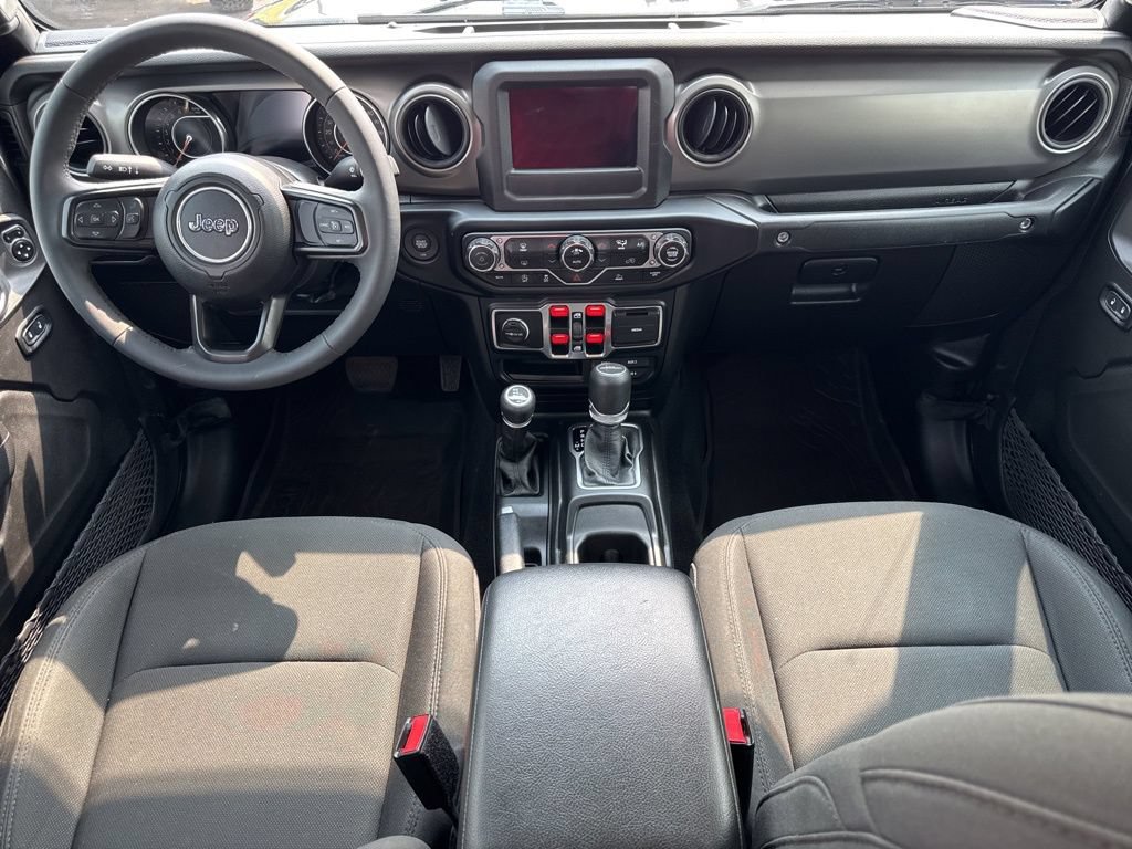 Used 2023 Jeep Gladiator Overland AWD/4WD image 24