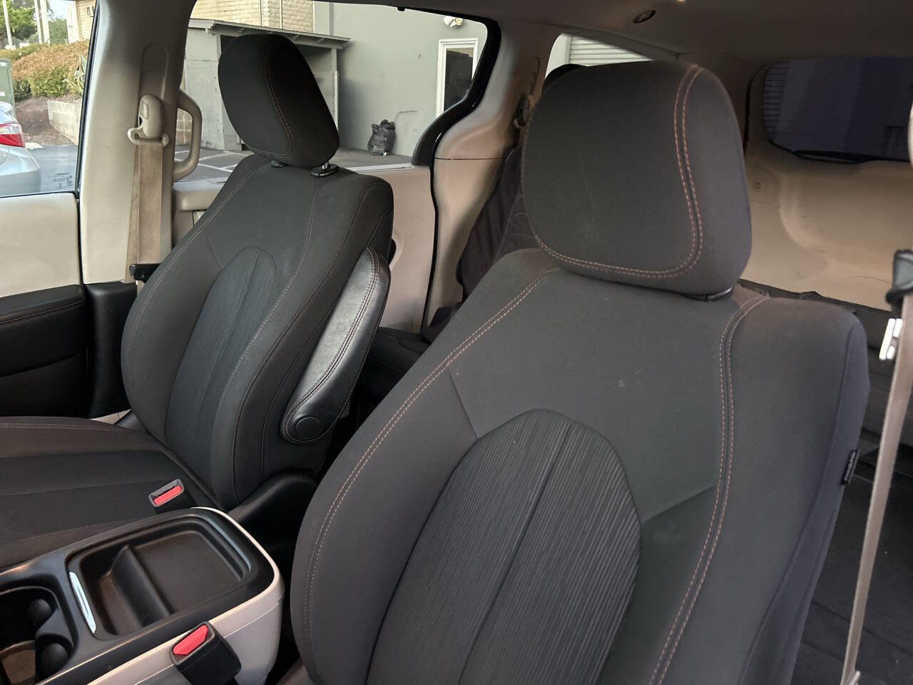 Used 2018 Chrysler Pacifica Touring Plus image 11