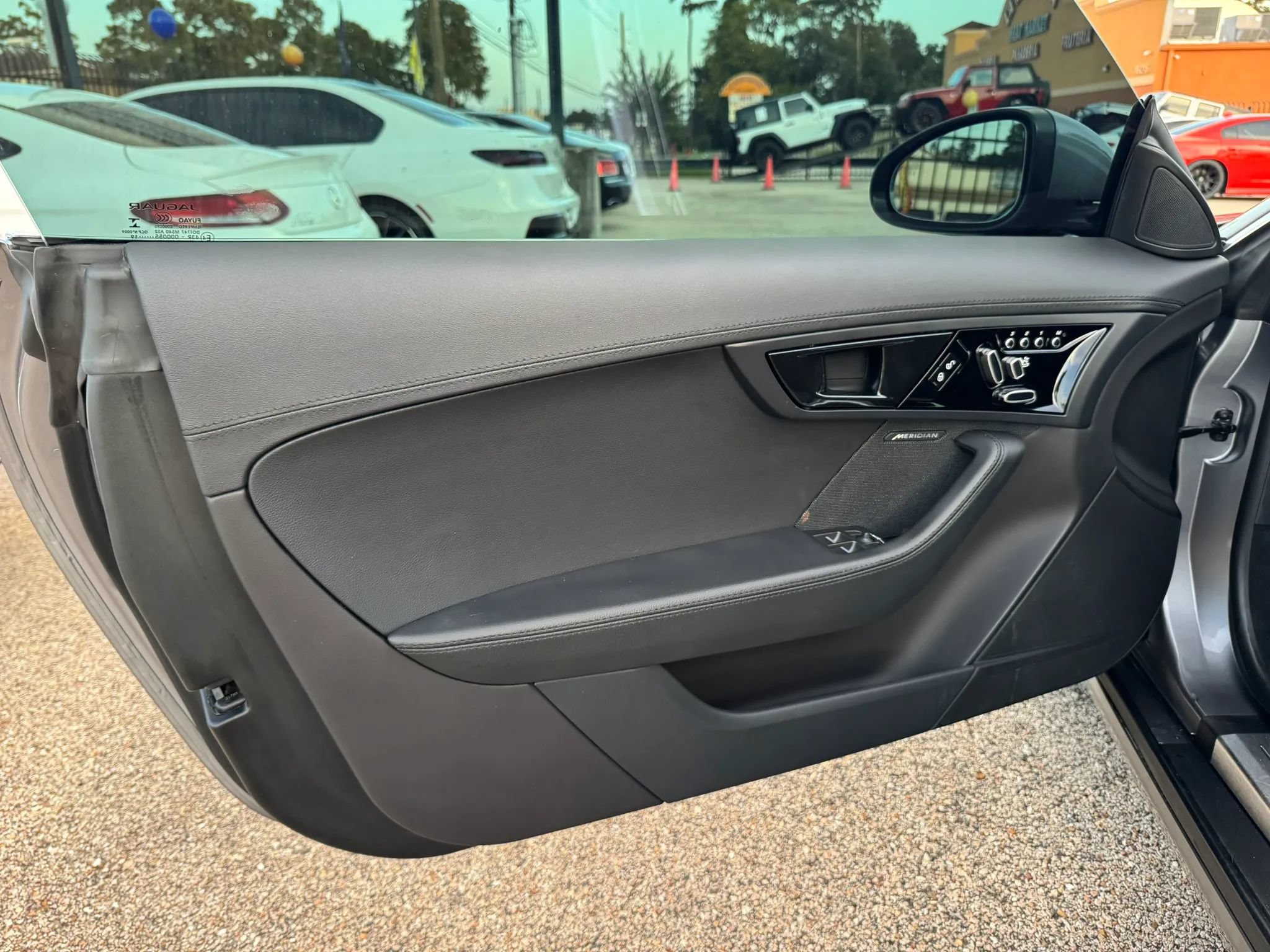 Used 2020 Jaguar F-TYPE Coupe RWD image 17