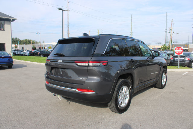 Used 2024 Jeep Grand Cherokee Laredo RWD image 41