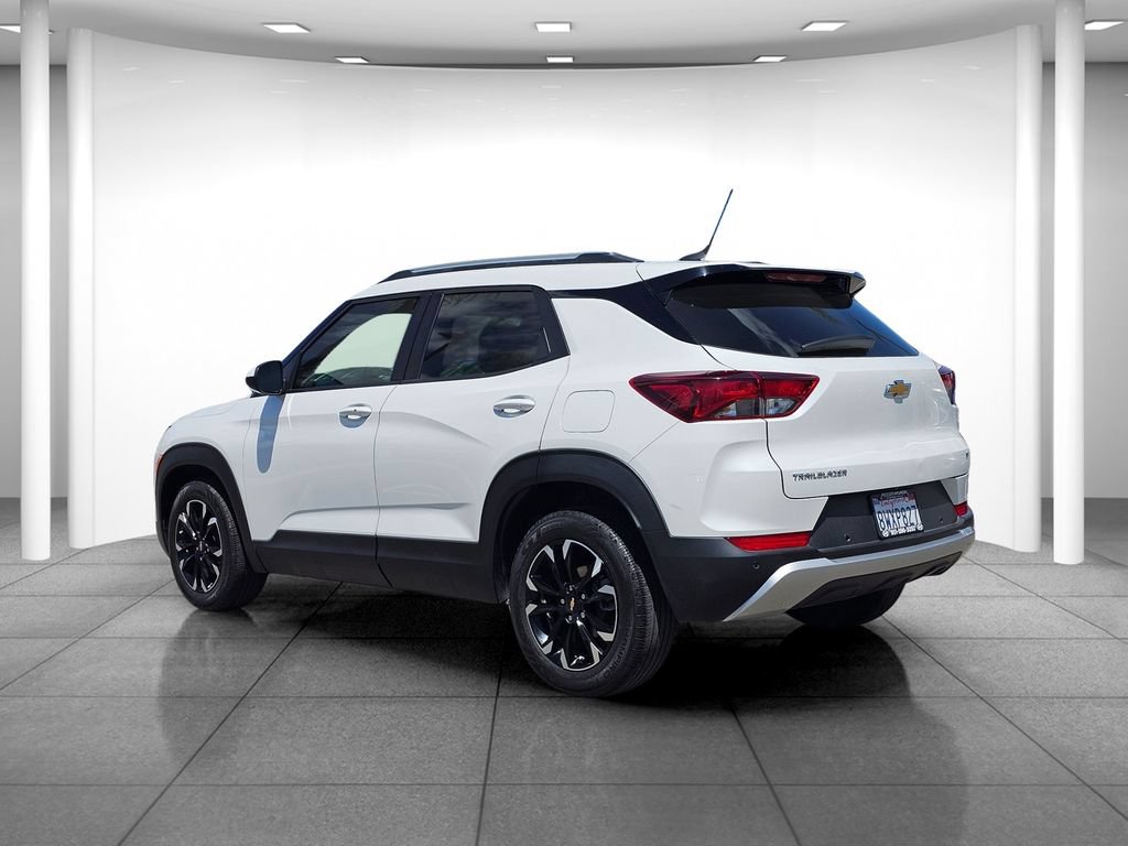 Used 2021 Chevrolet TrailBlazer LT w/ Premium Seating Package FWD image 4