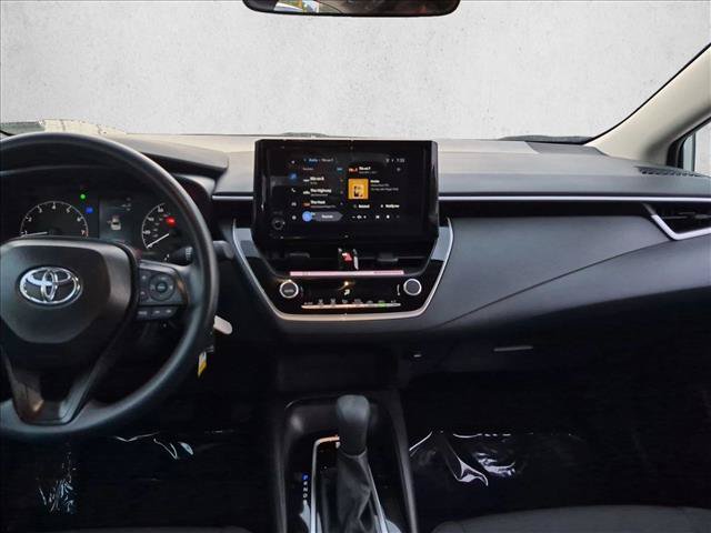 Used 2025 Toyota Corolla LE FWD image 16