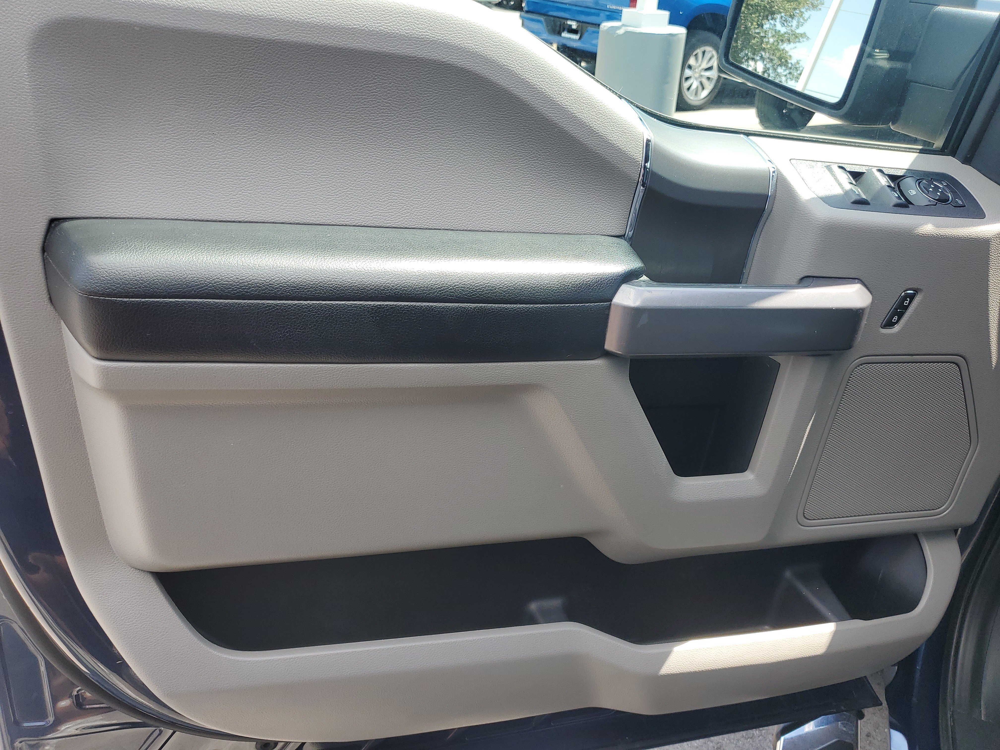 Used 2020 Ford F150 XLT w/ Equipment Group 302A Luxury AWD/4WD image 9