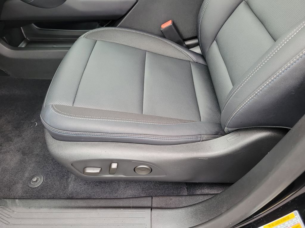 Used 2026 Chevrolet Equinox EV LT image 13