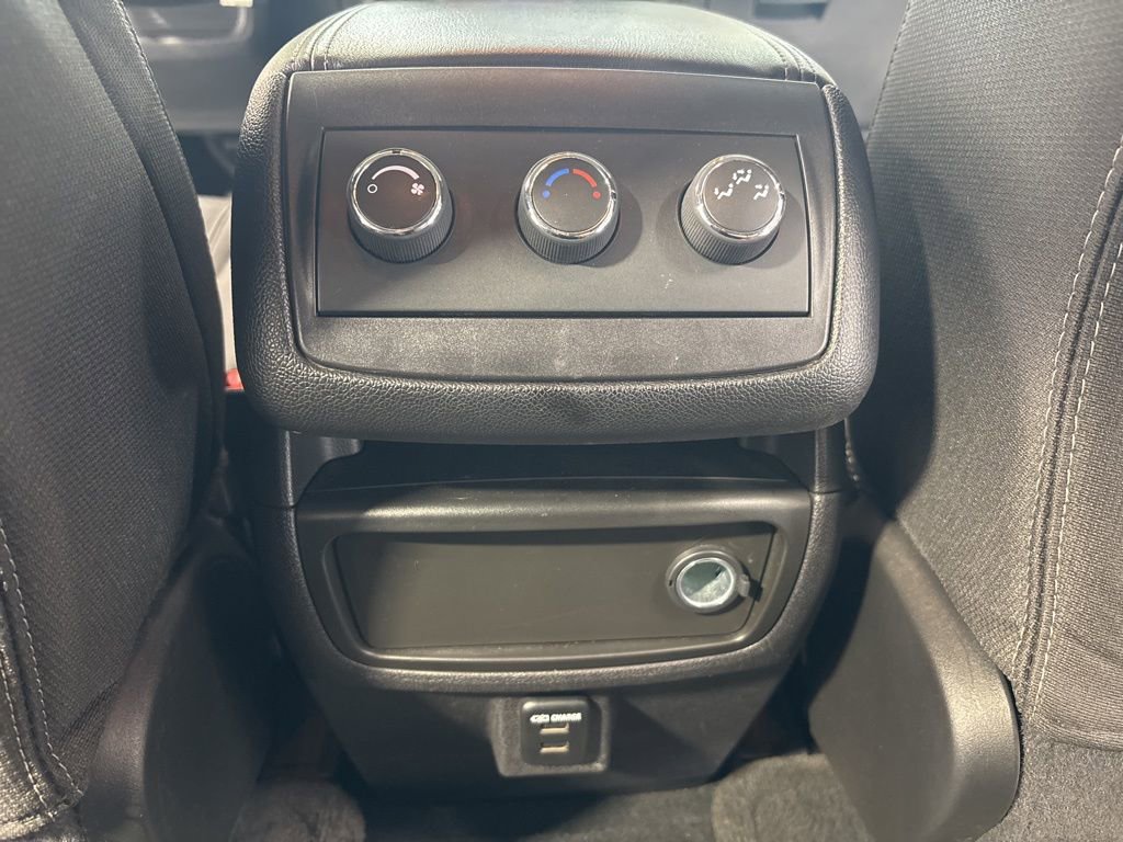 Used 2016 Chevrolet Traverse LT w/ Style and Technology Package image 30