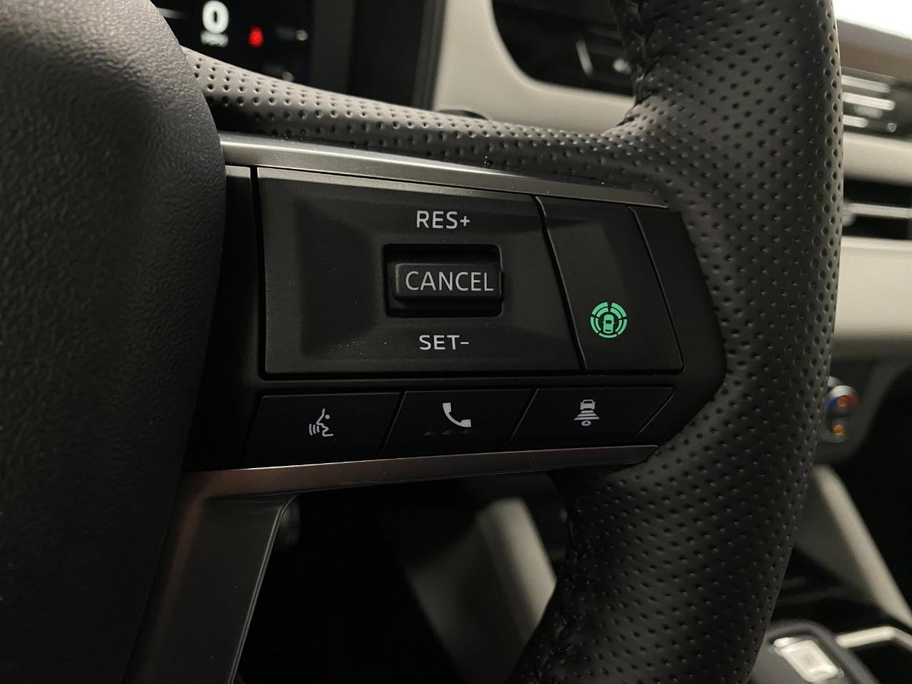 New 2026 Mitsubishi Outlander SEL image 17