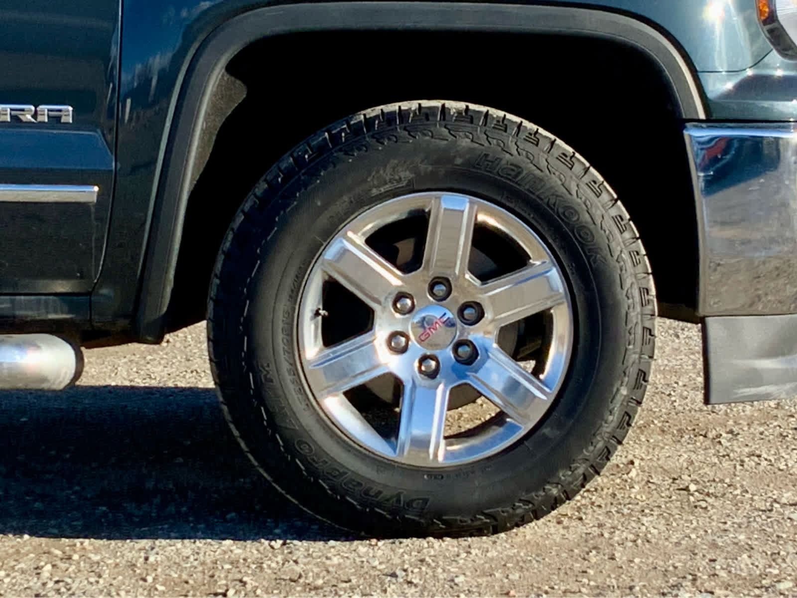 Used 2018 GMC Sierra 1500 SLT w/ SLT Preferred Package image 16