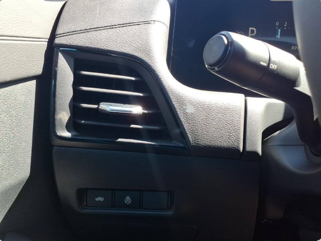 New 2027 Nissan Sentra SV w/ SV Convenience Package FWD image 18