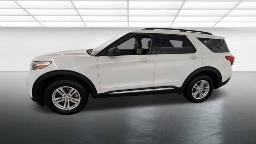 Used 2020 Ford Explorer XLT w/ Comfort Package AWD/4WD image 3