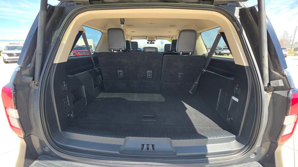 Used 2024 Ford Expedition Max XLT image 18