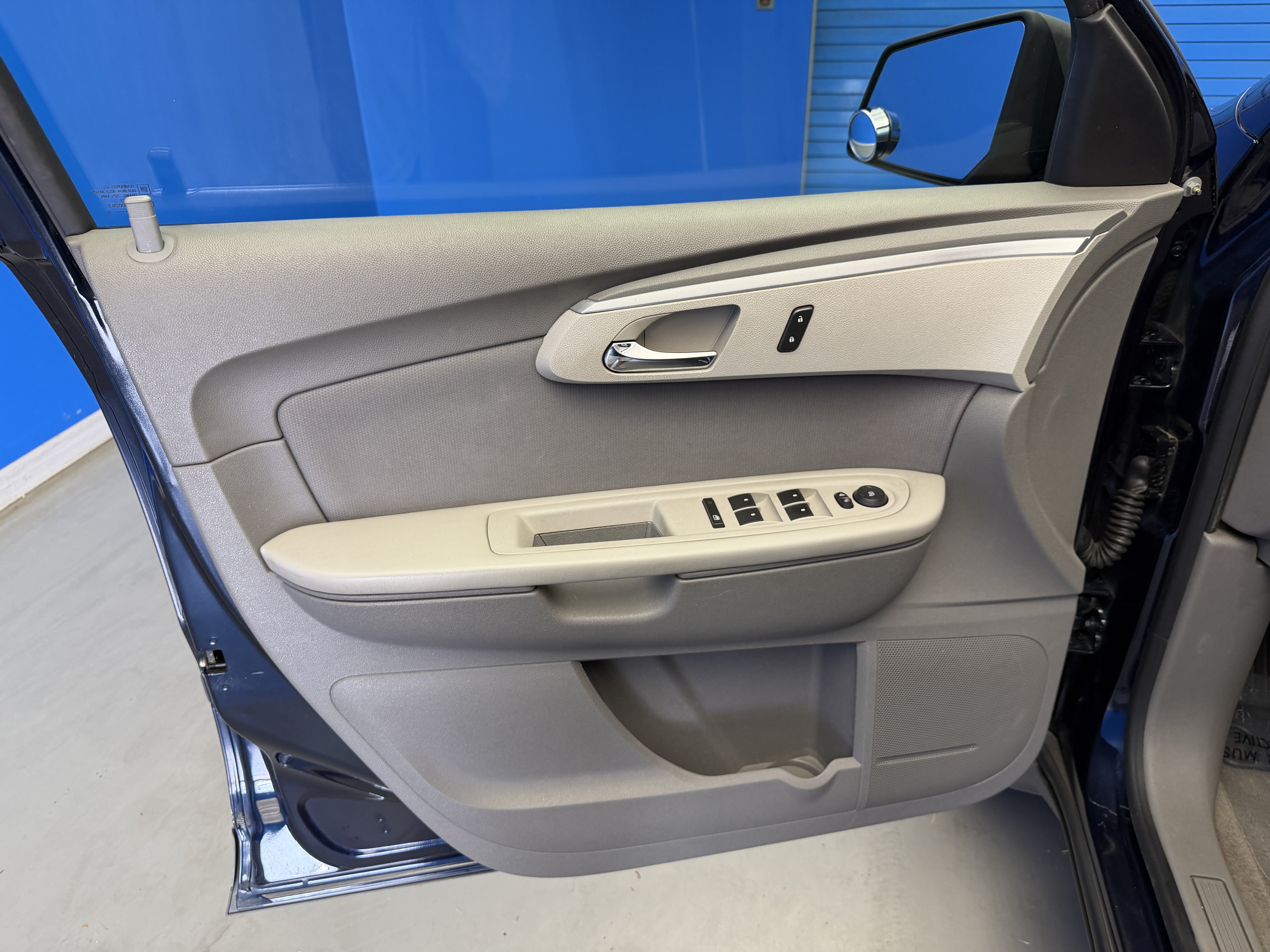 Used 2012 Chevrolet Traverse LS FWD image 9