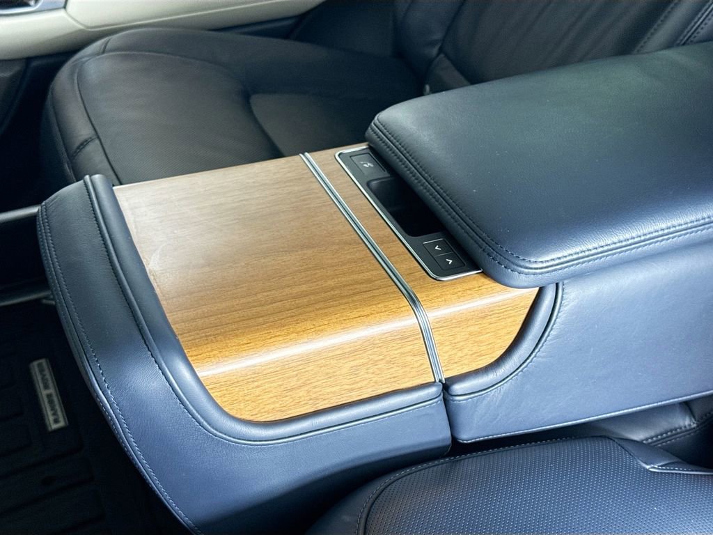 Used 2020 Land Rover Range Rover Long Wheelbase Autobiography image 22