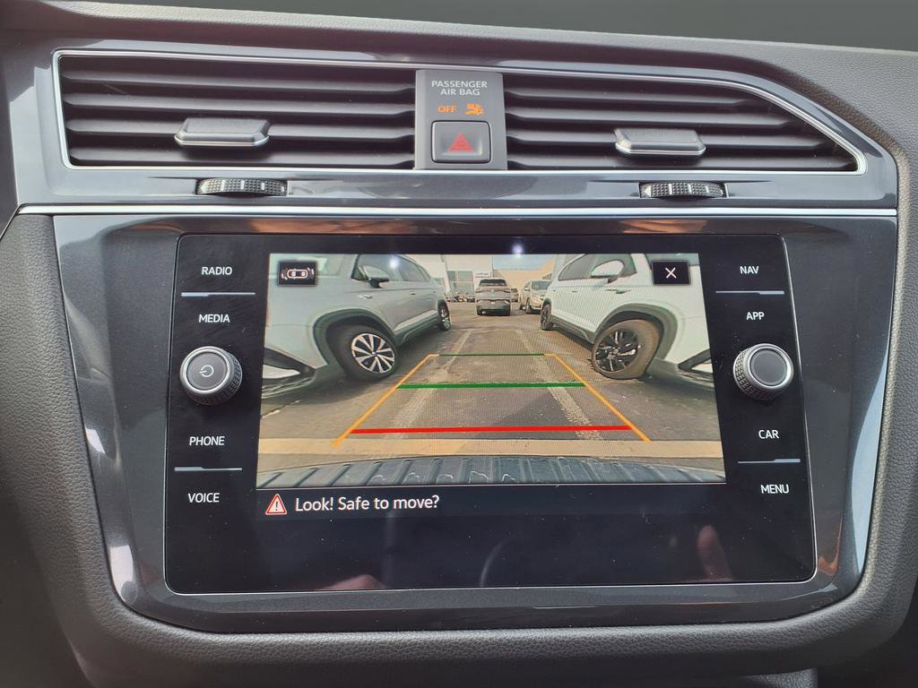 Used 2024 Volkswagen Tiguan SEL R-Line image 29