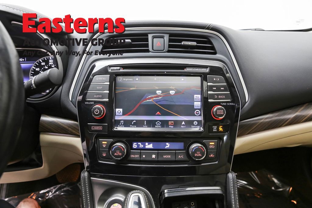 Used 2016 Nissan Maxima Platinum w/ Interior Lighting Package image 12